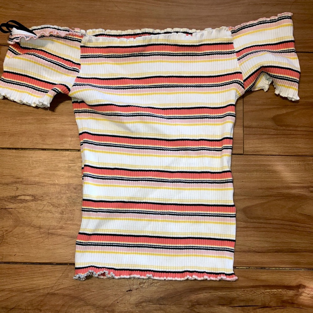 Forever21 off the shoulder size M